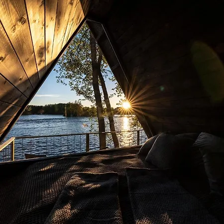 Lüks kamp alanı Laawu Kultainkoski *